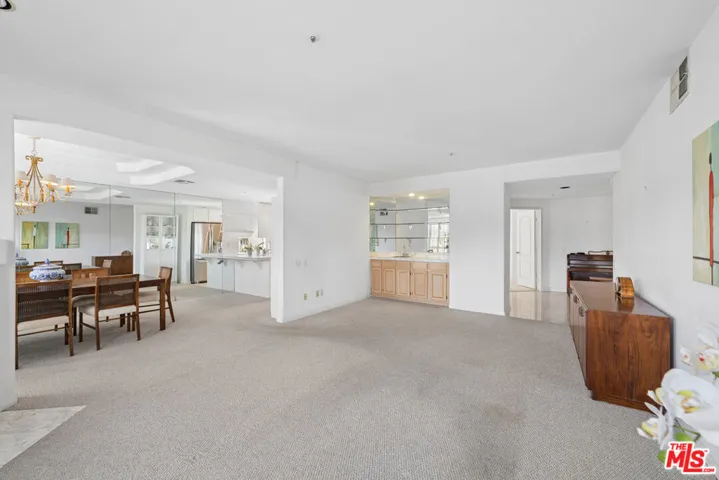 5224 Zelzah Avenue 209, Los Angeles, California 91316