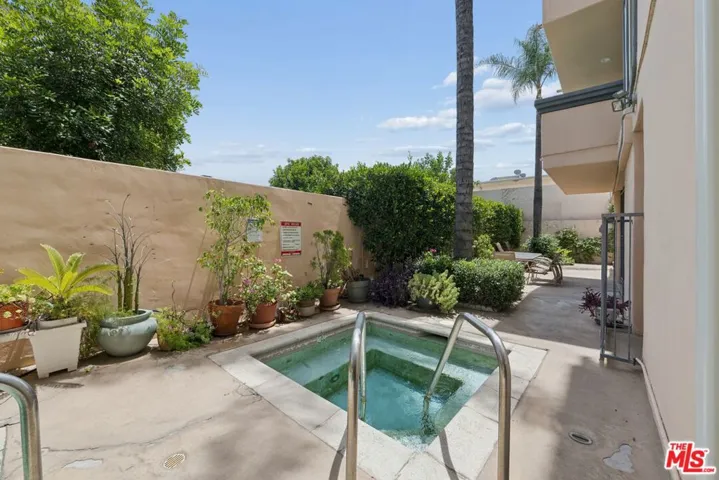 5224 Zelzah Avenue 209, Los Angeles, California 91316