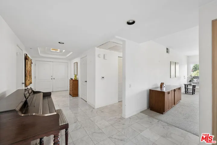 5224 Zelzah Avenue 209, Los Angeles, California 91316