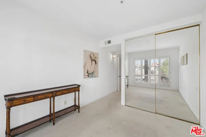 5224 Zelzah Avenue 209, Los Angeles, California 91316