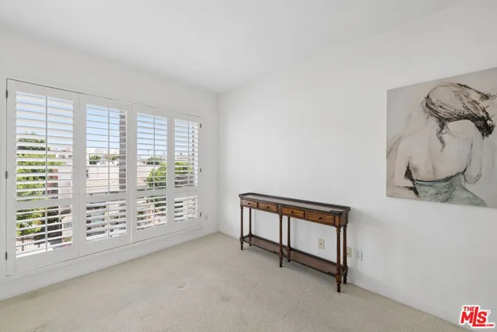 5224 Zelzah Avenue 209, Los Angeles, California 91316