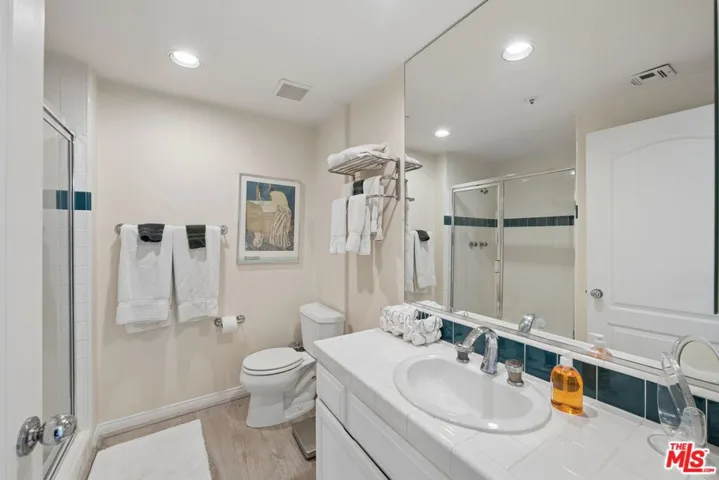 5224 Zelzah Avenue 209, Los Angeles, California 91316