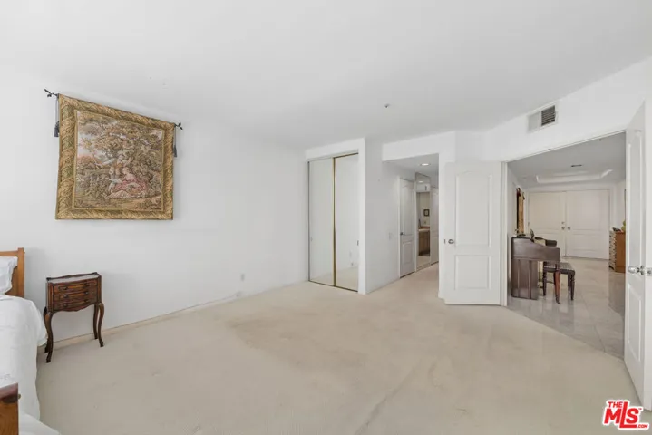 5224 Zelzah Avenue 209, Los Angeles, California 91316