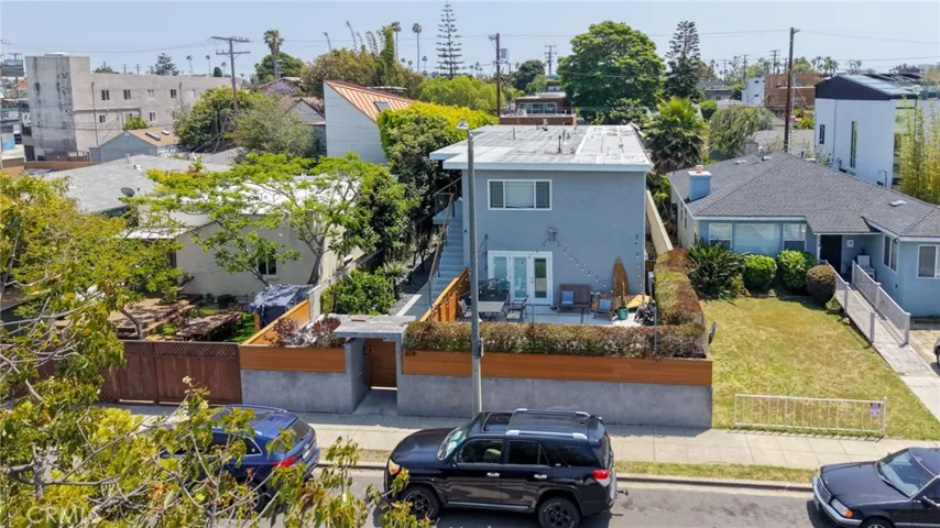 828 Indiana, Venice, California 90291