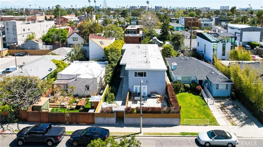 828 Indiana, Venice, California 90291