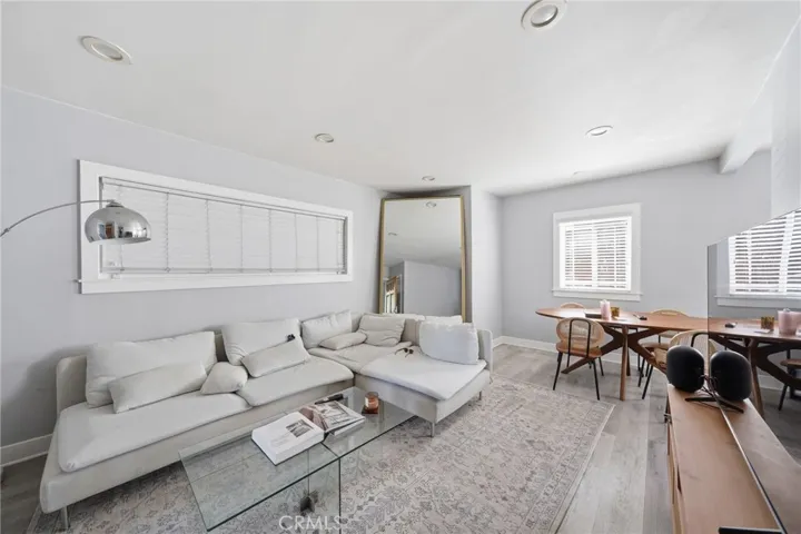 828 Indiana, Venice, California 90291