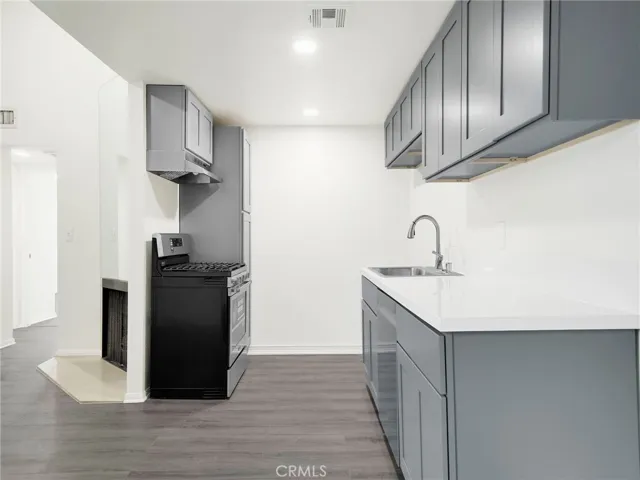 9038 Orion Avenue 209, North Hills, California 91343
