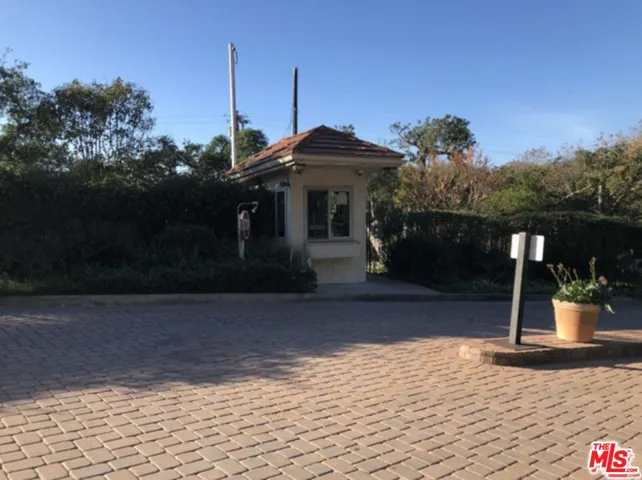 Guard Gated Entry