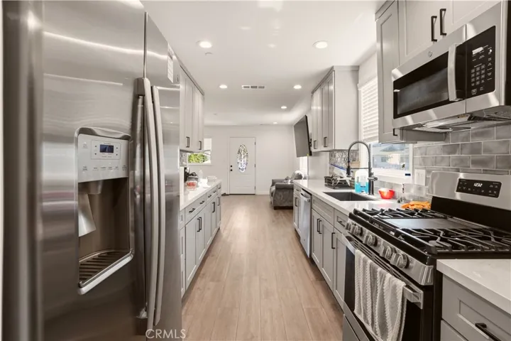339 E 103 Street, Los Angeles, California 90003