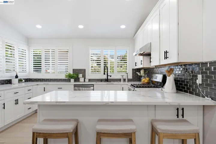 5034 Rahlves Dr, Castro Valley, California 94546