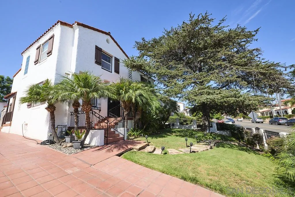 2454 Presidio Dr