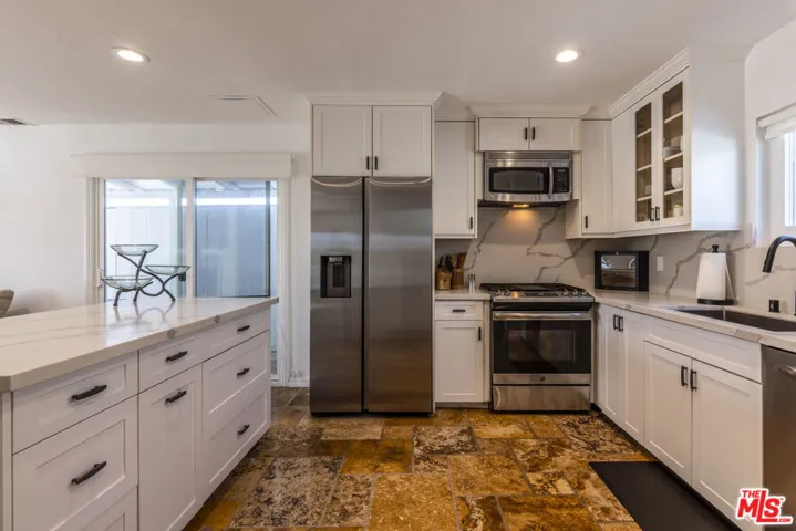 28711 Pacific Coast Highway 30, Malibu, California 90265
