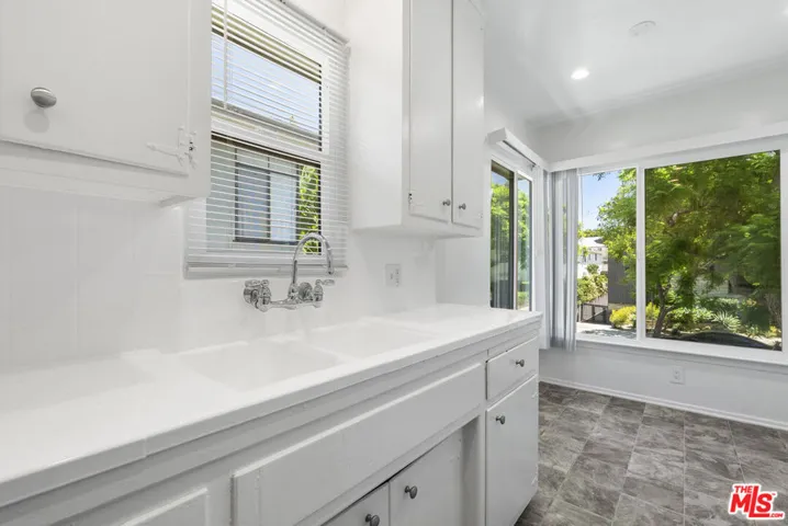 1227 N Harper Avenue 8, West Hollywood, California 90046