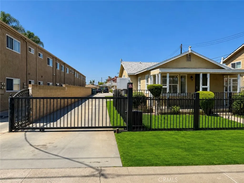 9713 Cedar