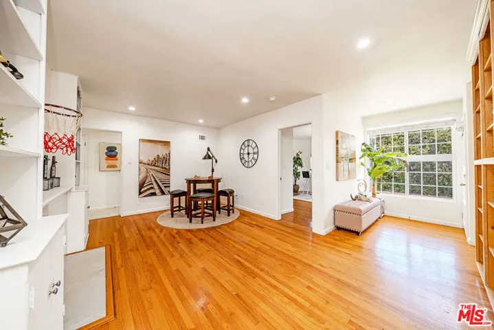 820 Alandele Avenue, Los Angeles, California 90036