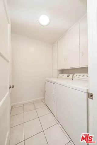 820 Alandele Avenue, Los Angeles, California 90036