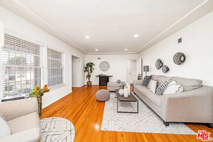 820 Alandele Avenue, Los Angeles, California 90036