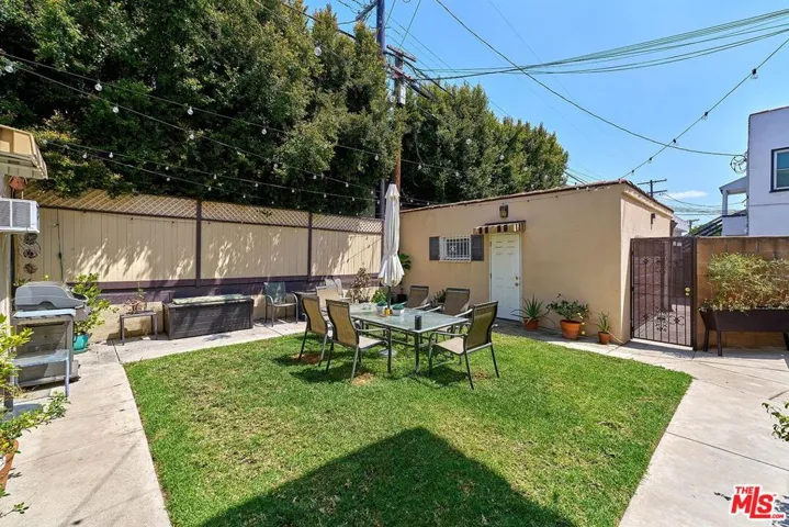 820 Alandele Avenue, Los Angeles, California 90036