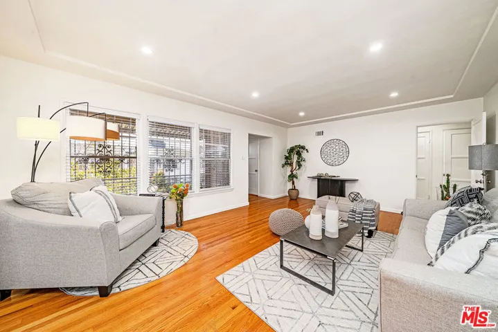 820 Alandele Avenue, Los Angeles, California 90036