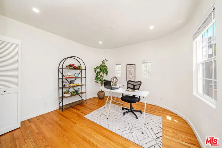 820 Alandele Avenue, Los Angeles, California 90036