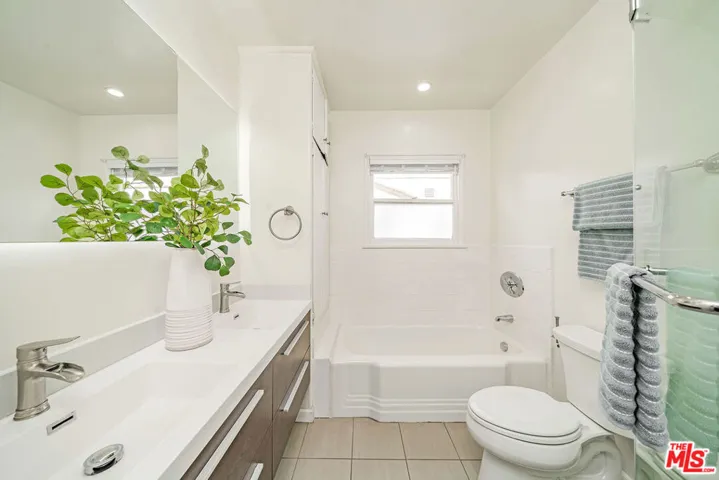 820 Alandele Avenue, Los Angeles, California 90036