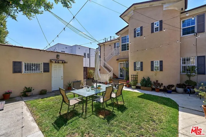 820 Alandele Avenue, Los Angeles, California 90036