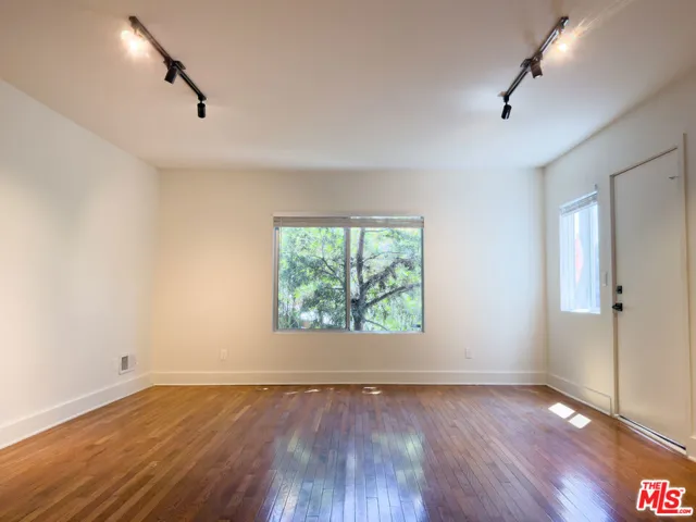 1947 Clinton Street 700, Los Angeles, California 90026
