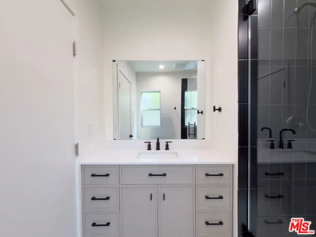1947 Clinton Street 700, Los Angeles, California 90026