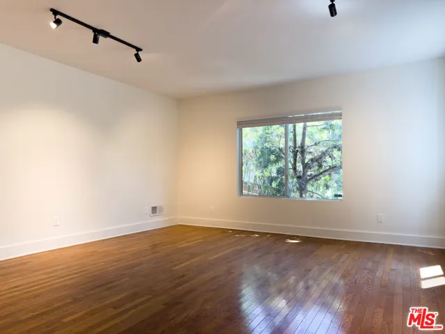 1947 Clinton Street 700, Los Angeles, California 90026