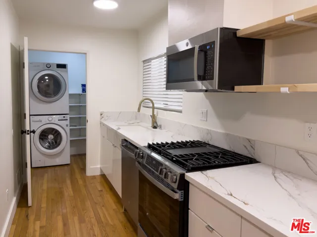 1947 Clinton Street 700, Los Angeles, California 90026