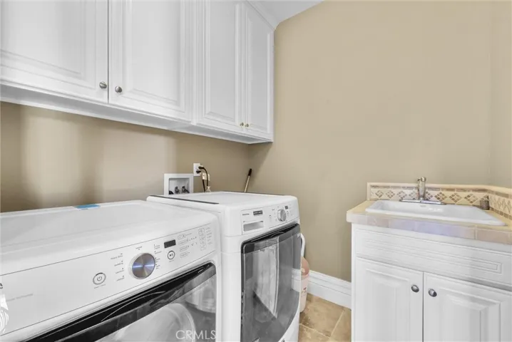 3401 W Lincoln Way, Santa Ana, California 92703
