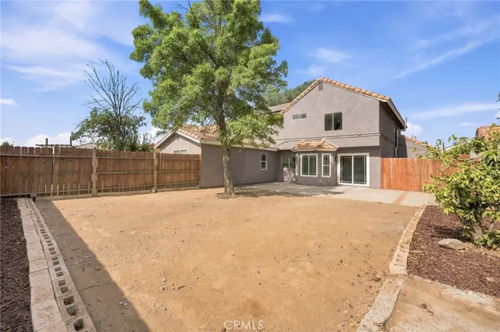 Main Unit: 4 Bd/2.5 Bath Private Backyard