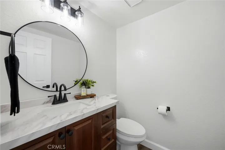 Main Unit: 4 Bd/2.5 Bath Downstairs 1/2 Bathroom