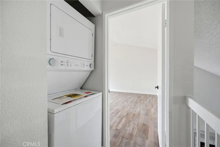 Main Unit: 4 Bd/2.5 Bath Private Washer & Dryer