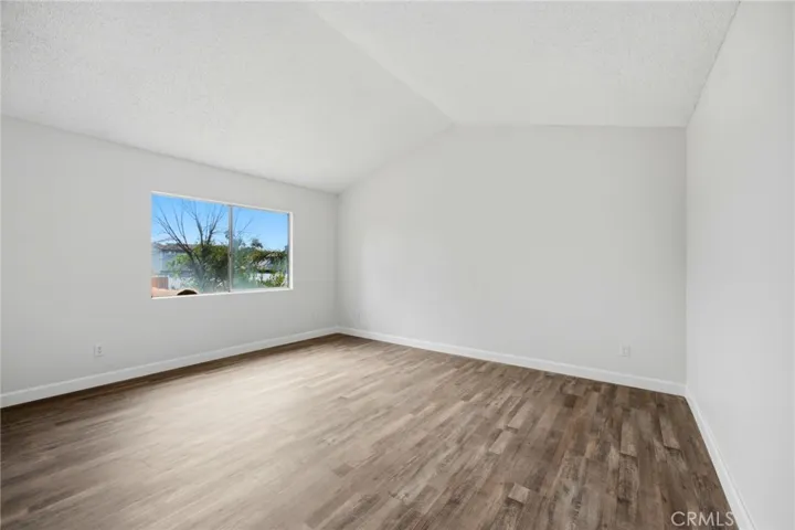 Main Unit: 4 Bd/2.5 Bath Primary Bedroom #4 Ensuite w/ Walk-in Closet