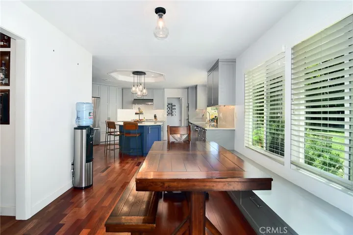 23900 Stagg Street, Los Angeles, California 91304