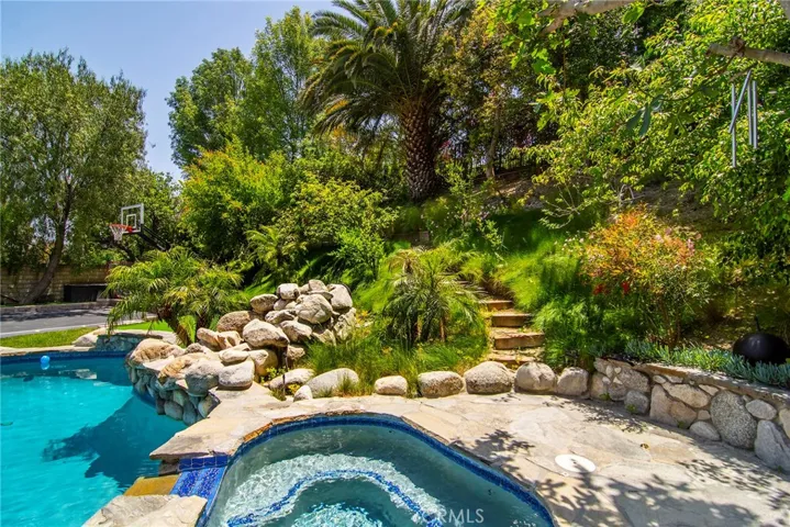23900 Stagg Street, Los Angeles, California 91304