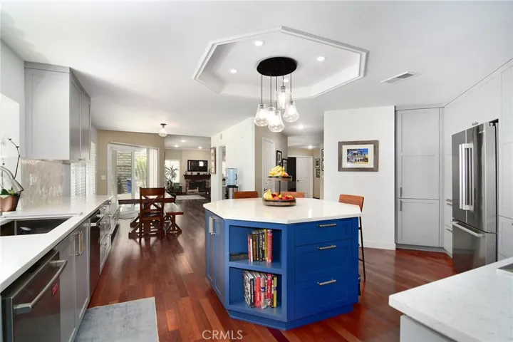 23900 Stagg Street, Los Angeles, California 91304
