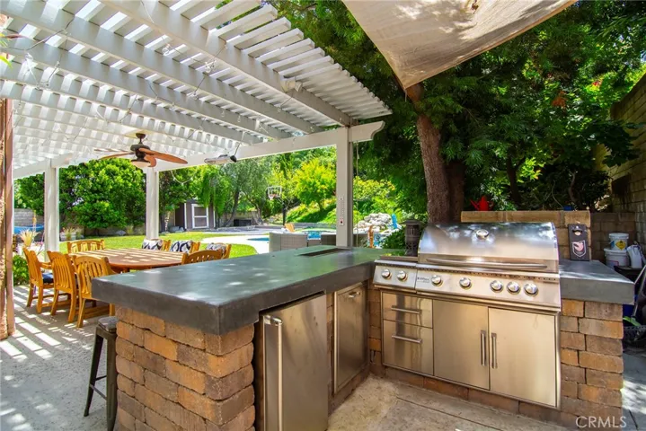 23900 Stagg Street, Los Angeles, California 91304