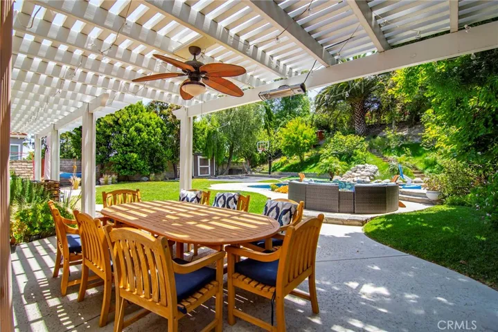 23900 Stagg Street, Los Angeles, California 91304