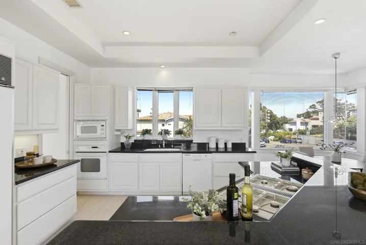 7802 Prospect Place, La Jolla, California 92037