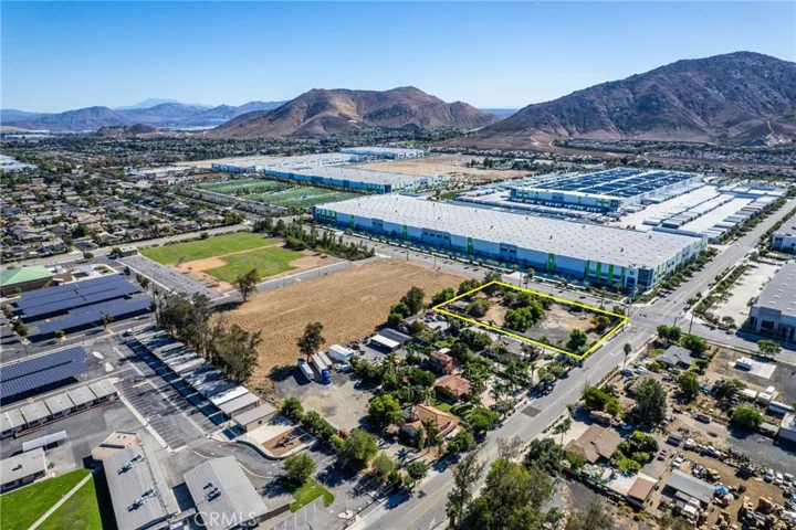 10899 Oleander Avenue, Fontana, California 92335