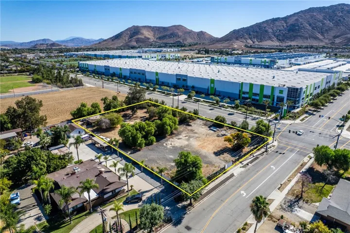 10899 Oleander Avenue, Fontana, California 92335
