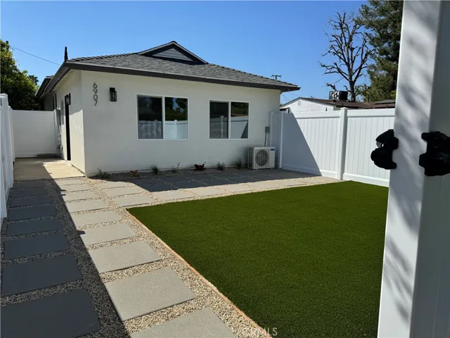 6907 Laramie Avenue, Winnetka, California 91306