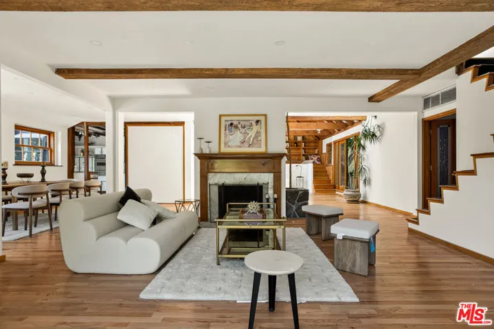 2030 Benedict Canyon Drive, Los Angeles, California 90210