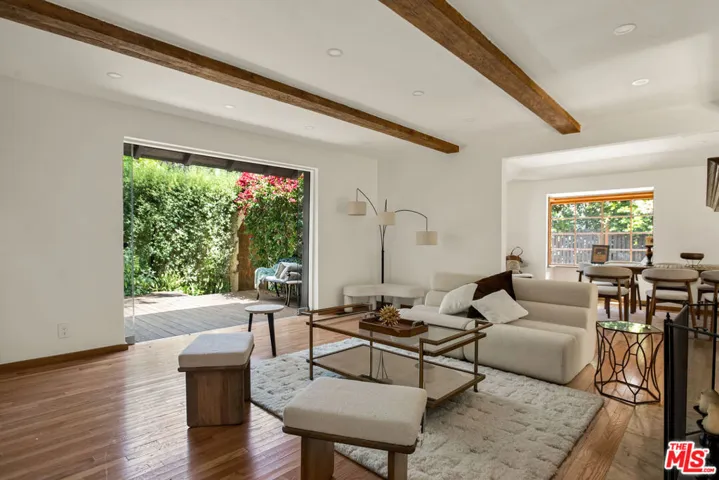 2030 Benedict Canyon Drive, Los Angeles, California 90210