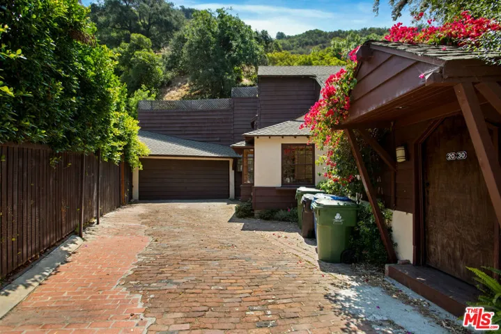 2030 Benedict Canyon Drive, Los Angeles, California 90210