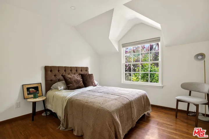 2030 Benedict Canyon Drive, Los Angeles, California 90210