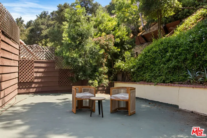 2030 Benedict Canyon Drive, Los Angeles, California 90210