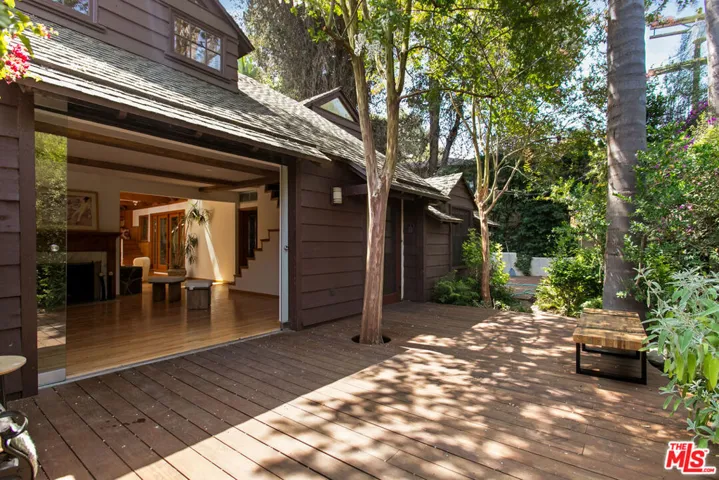2030 Benedict Canyon Drive, Los Angeles, California 90210